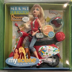 NIB 2004 Mattel My Scene Barbie Miami Getaway Vespa